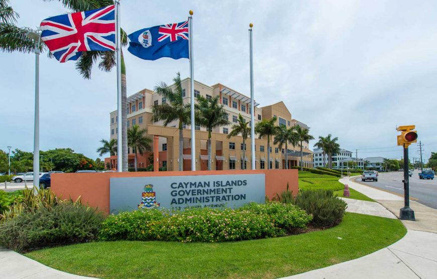 Walking Group Tour of George Town in Grand Cayman