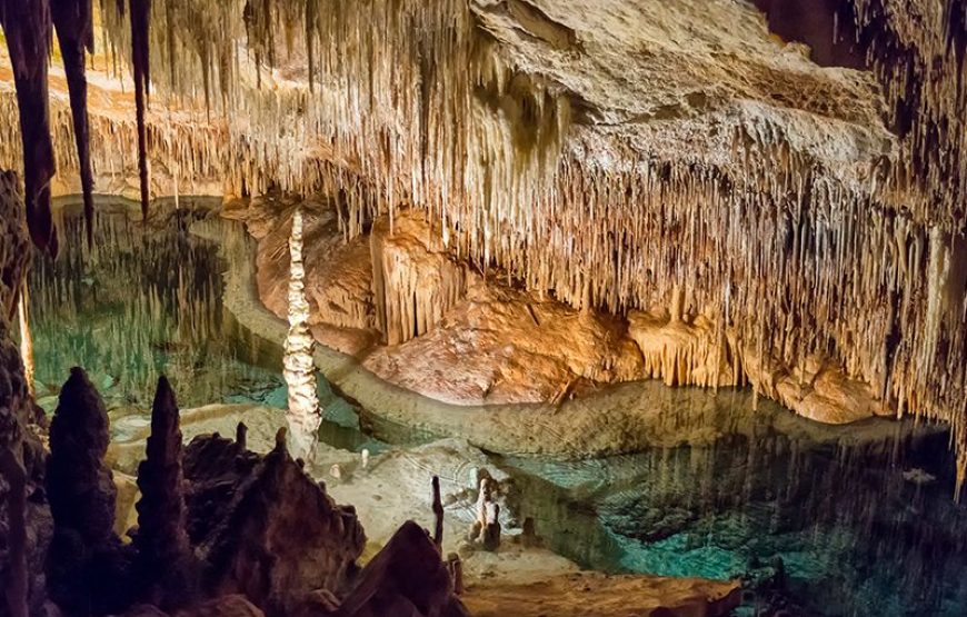 Cayman Crystal Caves, Pedro St James and Tour in Grand Cayman