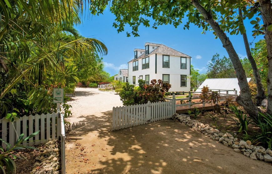 Cayman Crystal Caves, Pedro St James and Tour in Grand Cayman